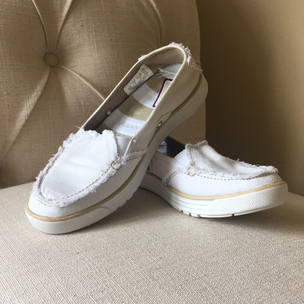LIGHTWEIGHT slip on shoes